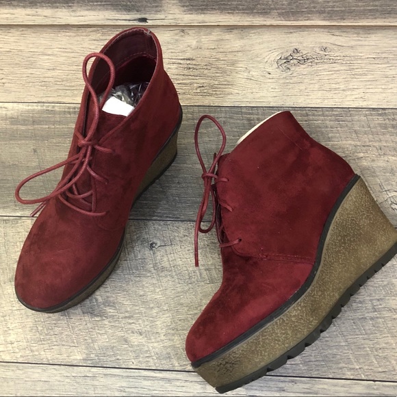 Shoes - ⏳💎Wine Vegan wedge Booties